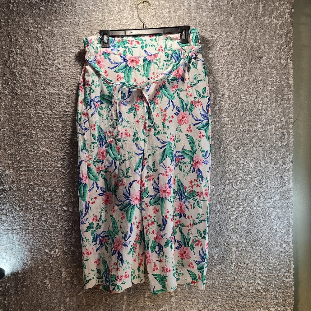 Land n Sea Women's Linen Blend Wide Leg Cropped Pull On Floral Pants Belt